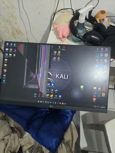 Monitor Gamer / LG Ultra Gear ( quebrado )
