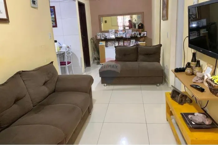 Casa à venda com ponto comercial  Clima Bom.
