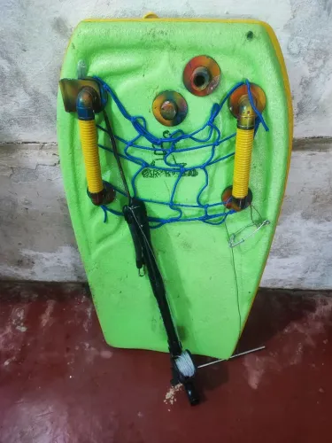 Prancha e arpão para pesca