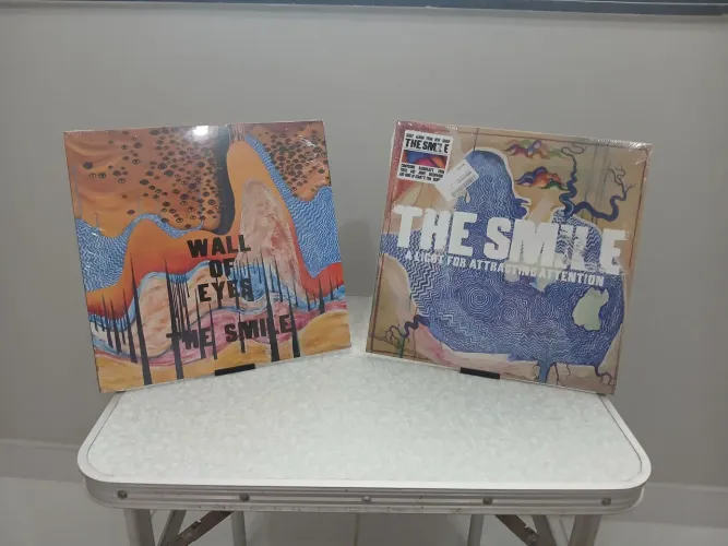 Lp Lacrado The Smile (Radiohead) em dose dupla só R$508 1 vinil duplo. Importados