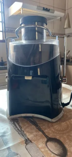 Centrífuga de Alimentos Britânia Juicer 700