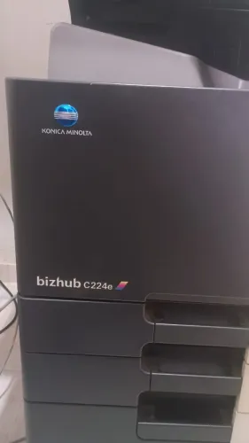Konica Minolta Bizhub C224e - Multifuncional Laser Colorida