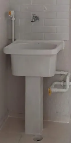 Tanque de cerâmica
