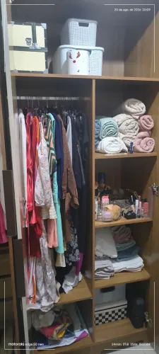Guarda roupa grande. 6 portas