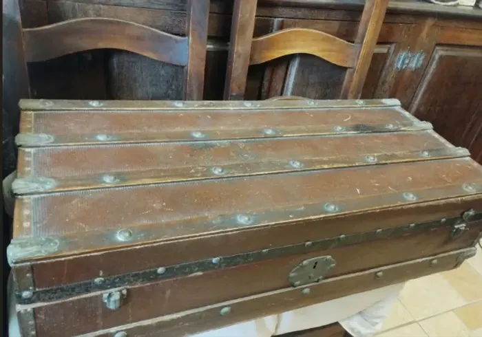 Baú de Viagem Steamer - Autêntico (Anos 1910) - Madeira e Metal - Firme e Inteiro, Tamanho
