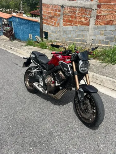 Moto de garagem, muito nova só pegar e andar