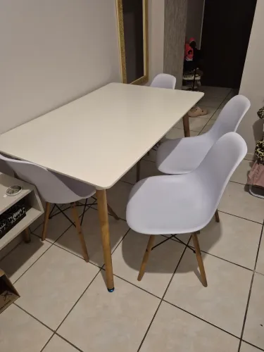 Mesa 4 cadeiras