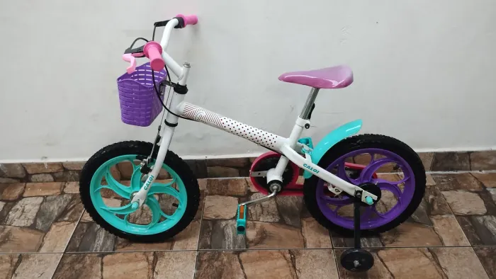 Bicicleta para criança cor rosa somente a retirada