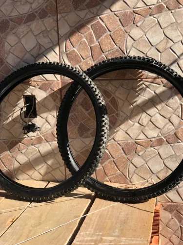 Pneu de bicicleta aro 26 