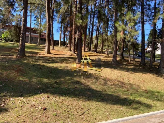 Terreno a Venda Aldeia da Serra- Condomínio Morada dos Pássaros - Confira!!!