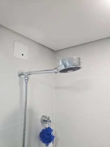 Par de Chuveiros Docol Technoshower com Desviador e Ducha Manual (Pró-novo)