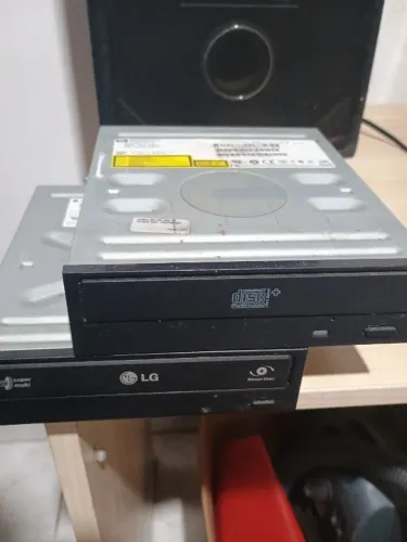 2 Leitores e gravadores Cd e Dvd para computador 