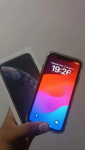 iPhone XR 128GB Tudo original, Saúde da bateria em 83%.