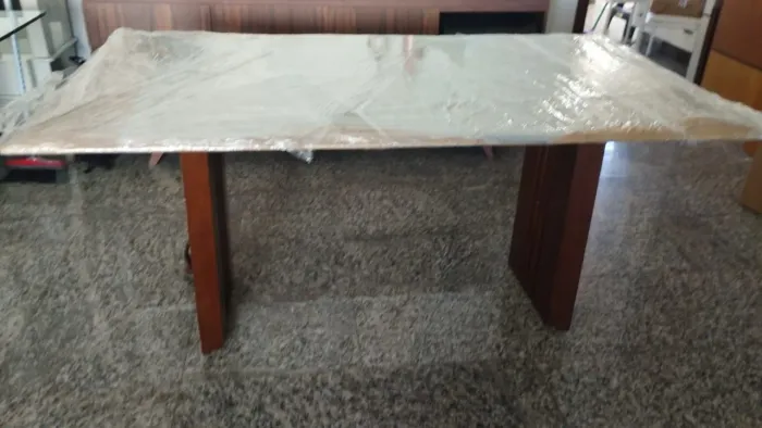 Mesa de vidro bisotado