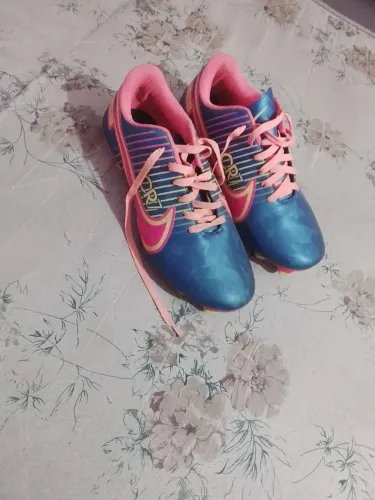 Vendo chuteira