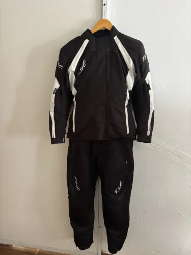Conjunto feminino para moto