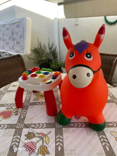 Cavalinho + mesinha 