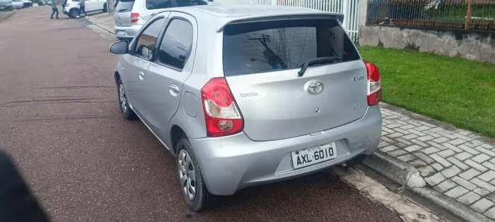 Toyota Etios X 1.3 Flex 16V 5P Mec. 2014