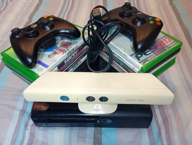 XBOX Super Slim + Kinect + Fonte original + 2 Controles + 20 Jogos