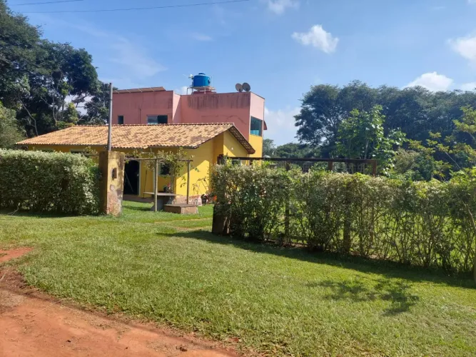 Casa (Em condomínio), com 4 quartos e 4 banheiros à Venda, 250 m² em Cláudio/MG