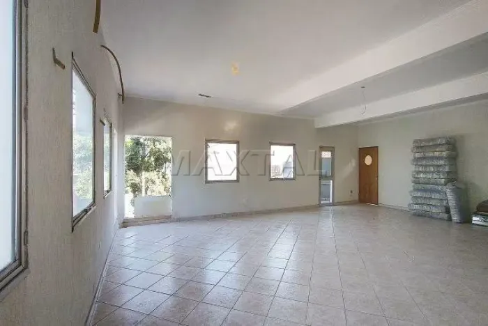 Prédio Comercial para Locação com Rooftop na Região da Braz Leme, Santana.