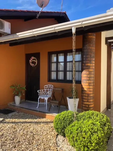 Casa em Tijucas Com 2 Dormitórios- SC