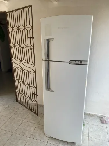 Vende-se geladeira
