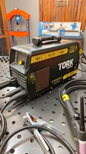 MÁQUINA DE SOLDA 3 EM 1 - MIG/TIG/ELETRODO - 200A - NOVA 