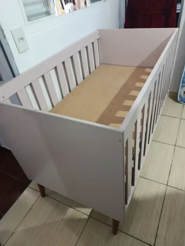 Berço pé palito com colchão