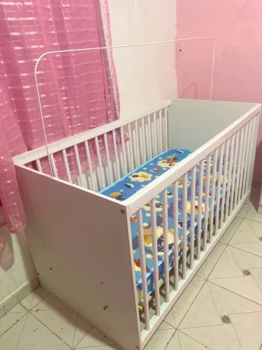 Berço com comoda