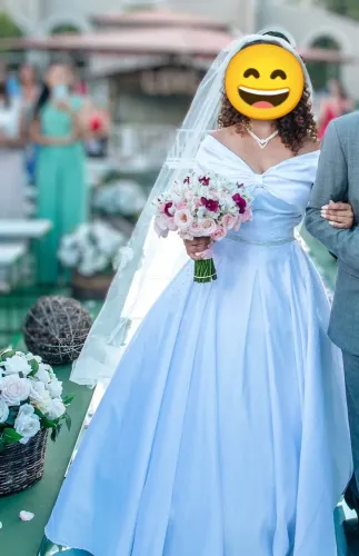 Vestido de noiva e véu