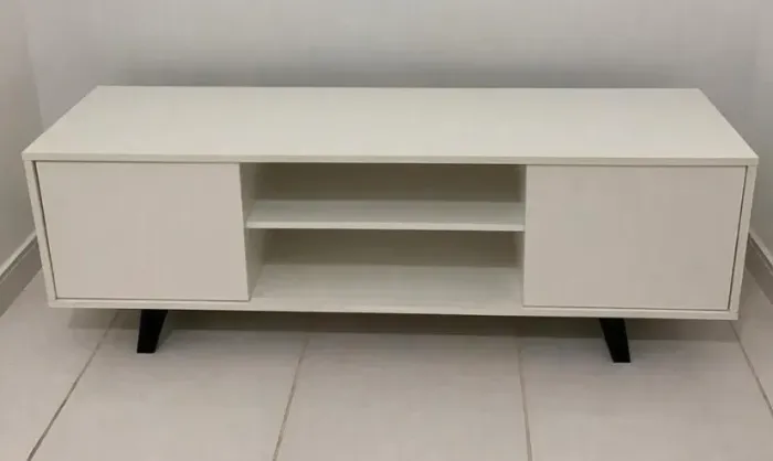 RACK PARA TV - COR BRANCA ? PÉS PALITO