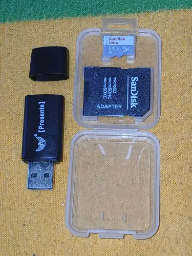 Cartão de Memória Micro SD SanDisk Ultra 64GB com Adaptador