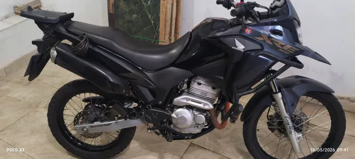 Vendo XRE 300, muito boa. Moto de garagem .