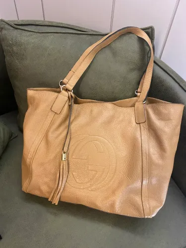 Bolsa Gucci Soho em couro legítimo 