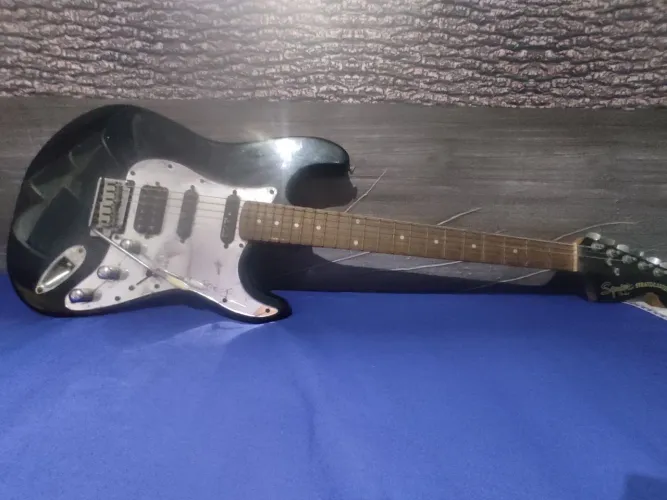 Guitarra Squier by Fender original