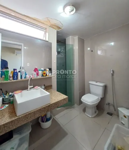 Apartamento com 3 quartos em Espinheiro