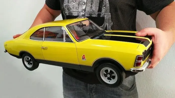 Opala miniatura escala 1:8 Salvat