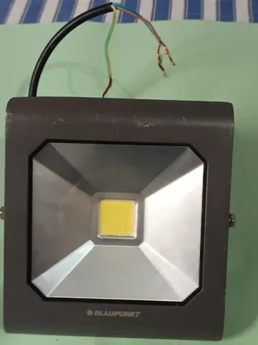 Refletor Holofote LED Blaupunkt 30W 6000K Luz Branca Bivolt IP65 ótimo estado funcionando