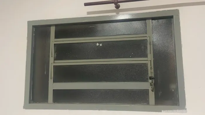 Vitro de ferro basculante