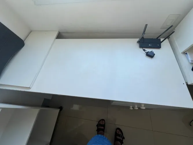 VENDO ESCRIVANINHA BRANCA MDF