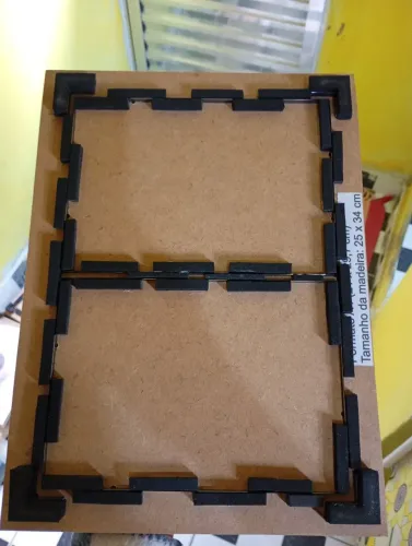 Faça de corte e vinco semi nova A4 tamanho com retângulos tamanho 14x20