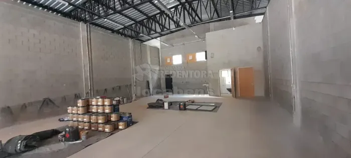 Salão comercial com 2 banheiro com acessibilidade e 8 vagas de garagem no Jardim Congonhas