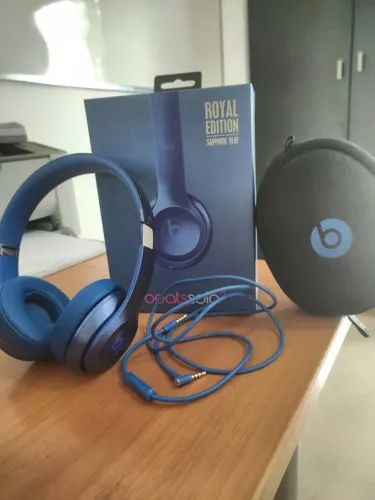 Fone Beats Solo 2 - Azul - - USADO - - mau contato em um lado. *Leia a descrição