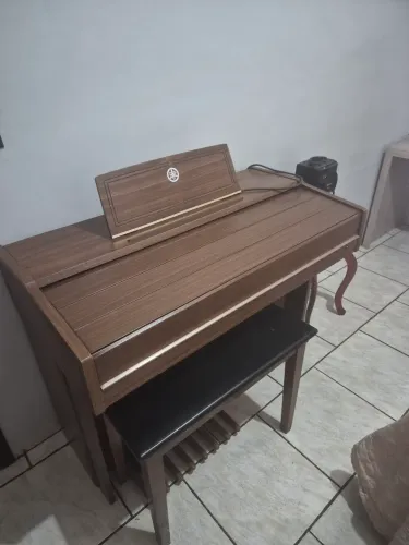 Órgão Yamaha funcionando