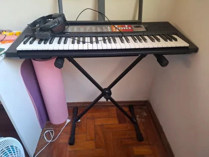 Teclado Yamaha PSR F50