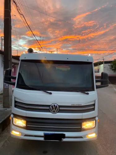 Caminhão em estado de zero 