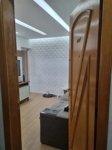 Apart. reformado de 2 qts no Cruzeiro Novo - 2º andar| 55 m² | IPTU incluso