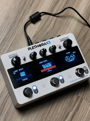Pedaleira TC Eletronics Plethora X3 Multi Efeitos Stompbox Pletora