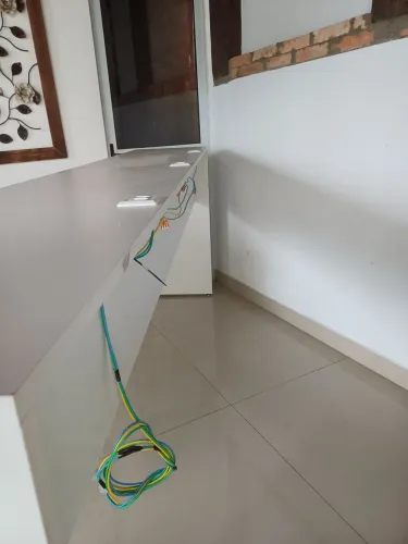 Aparador Moderno Branco  para Escritório  .